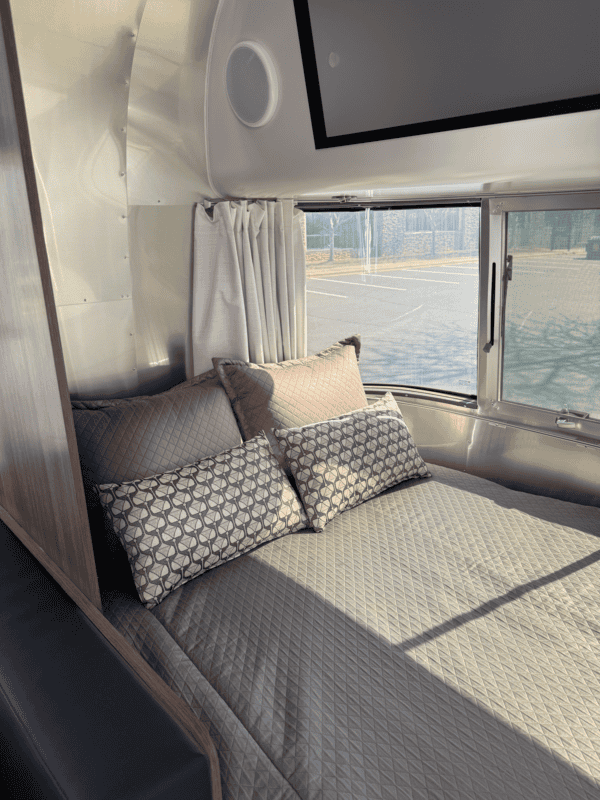 Used 2024 Airstream Caravel 20FB - Image 20