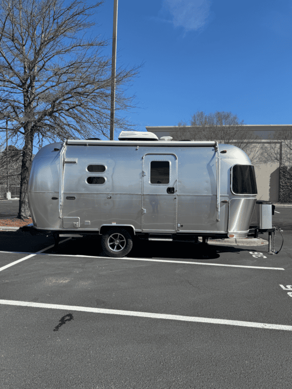 Used 2024 Airstream Caravel 20FB - Image 11