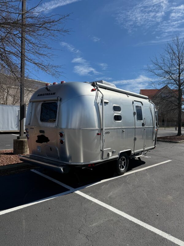 Used 2024 Airstream Caravel 20FB - Image 6