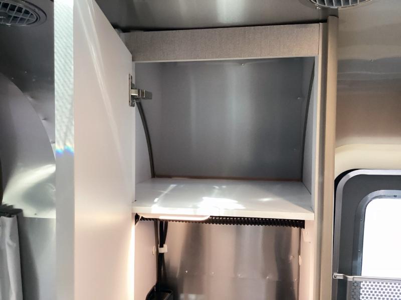 New 2026 Airstream Caravel 20FB - Image 21