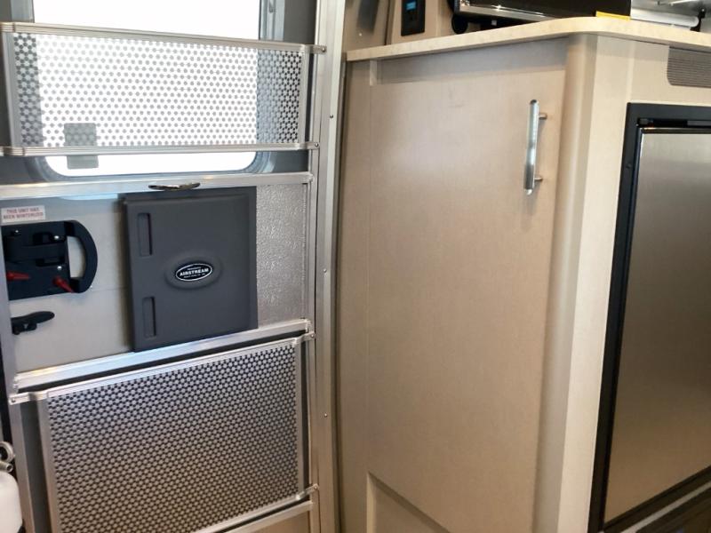 New 2026 Airstream Caravel 20FB - Image 24