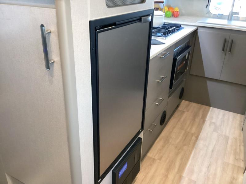 New 2026 Airstream Caravel 20FB - Image 26